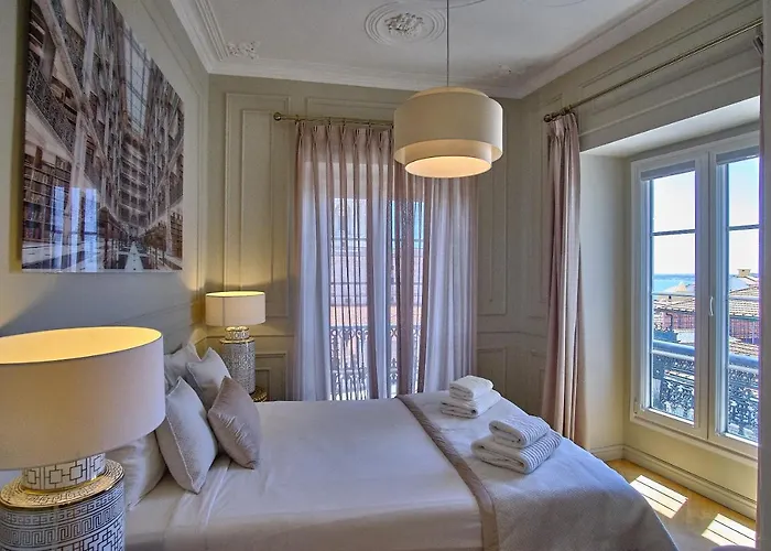 Glamorous And Alfama Riverview Apartman *