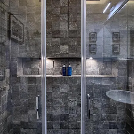 Glamorous And Alfama Riverview Daire