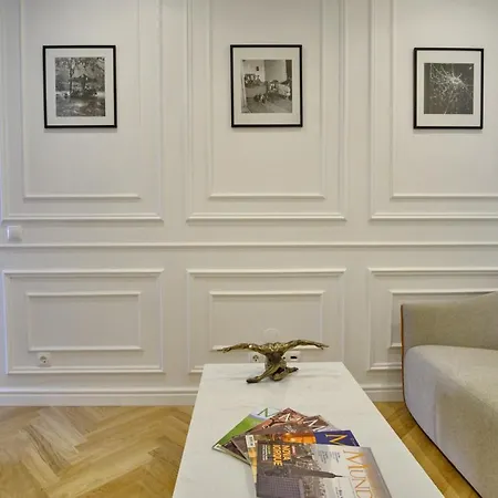 Glamorous And Alfama Riverview Daire
