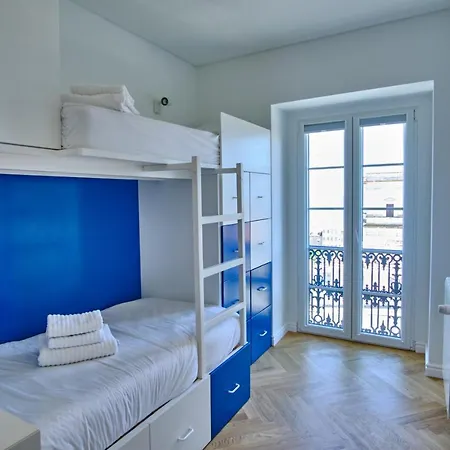 Daire Glamorous And Alfama Riverview *